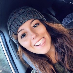 Meet your Posher, Aivarie